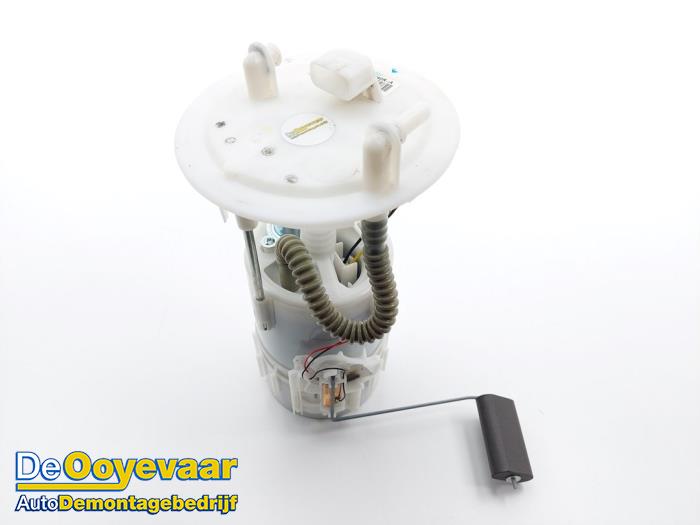 Gebrauchte Kraftstoffpumpe Elektrisch Dacia Lodgy (JS/SD0J) 1.2 TCE 16V Preis € 149,99 Margenregelung angeboten von Autodemontagebedrijf De Ooyevaar
