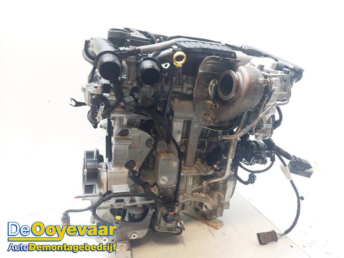 Used Engine Peugeot 3008 III 1.2 12V Hybrid 136 Price € 2.999,99 Margin scheme offered by Autodemontagebedrijf De Ooyevaar