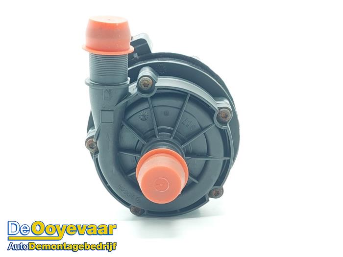 Begagnade Extra vattenpump Renault Kangoo Express (RFK) E-Tech 44 kWh Pris € 99,99 Marginaltabell erbjuds av Autodemontagebedrijf De Ooyevaar