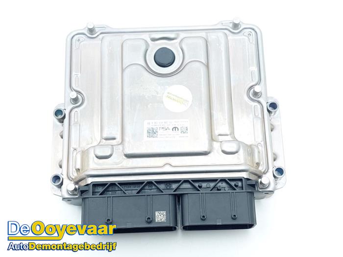 Used Engine management computer Peugeot 3008 III 1.2 12V Hybrid 136 Price € 399,99 Margin scheme offered by Autodemontagebedrijf De Ooyevaar