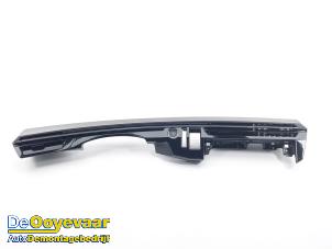 Usados Embellecedore para tablero de instrumentos Peugeot 3008 III 1.2 12V Hybrid 136 Precio € 175,00 Norma de margen ofrecido por Autodemontagebedrijf De Ooyevaar