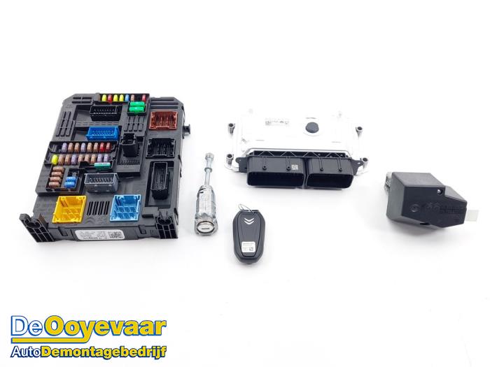 Used Ignition lock + computer Citroen C4 X (BD/BE/BF) ë-C4 X 54 kWh Price € 349,99 Margin scheme offered by Autodemontagebedrijf De Ooyevaar