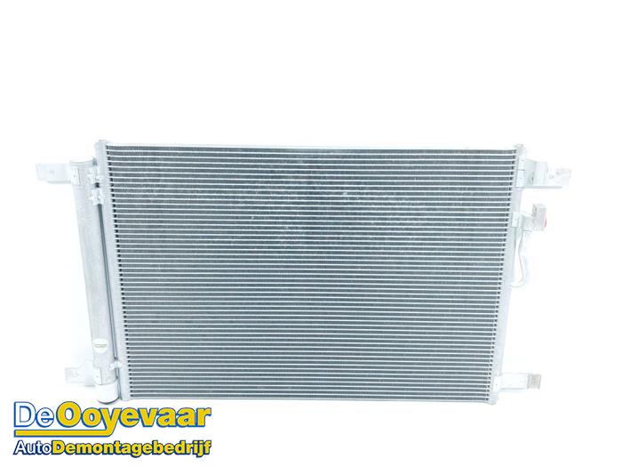 Begagnade Kondensor, luftkonditionering Volkswagen Golf VIII Variant (GC5) 1.5 eTSI 16V Pris € 175,00 Marginaltabell erbjuds av Autodemontagebedrijf De Ooyevaar