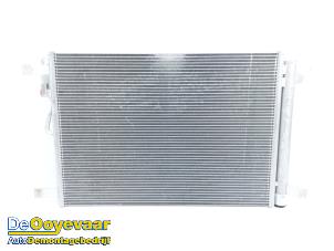 Condenseur de climatisation d'un Volkswagen Golf VIII Variant (GC5) 1.5 eTSI 16V 2024