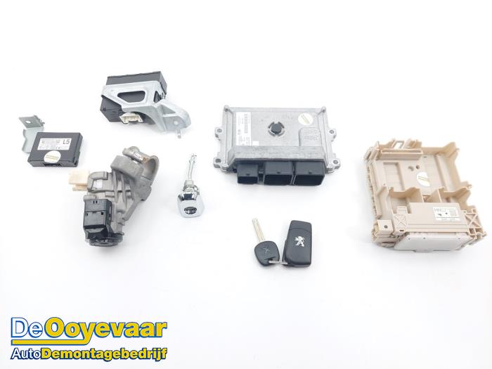 Used Ignition lock + computer Peugeot 108 1.2 VTi 12V Price € 139,99 Margin scheme offered by Autodemontagebedrijf De Ooyevaar