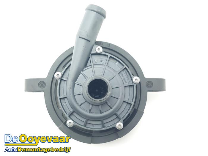 Begagnade Extra vattenpump Volvo XC40 (XZ) Single Motor Extended Range 82 kWh Pris € 99,99 Marginaltabell erbjuds av Autodemontagebedrijf De Ooyevaar