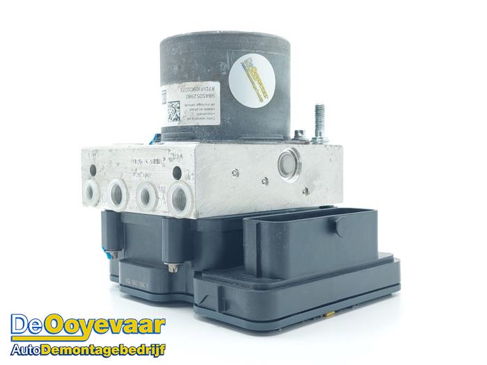 Used ABS pump Opel Crossland (X) 1.2 Turbo 12V Price € 99,99 Margin scheme offered by Autodemontagebedrijf De Ooyevaar