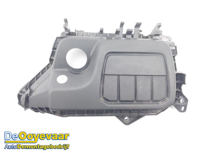 Used Engine cover Opel Vivaro 1.6 CDTI 95 Euro 6 Price € 29,99 Margin scheme offered by Autodemontagebedrijf De Ooyevaar