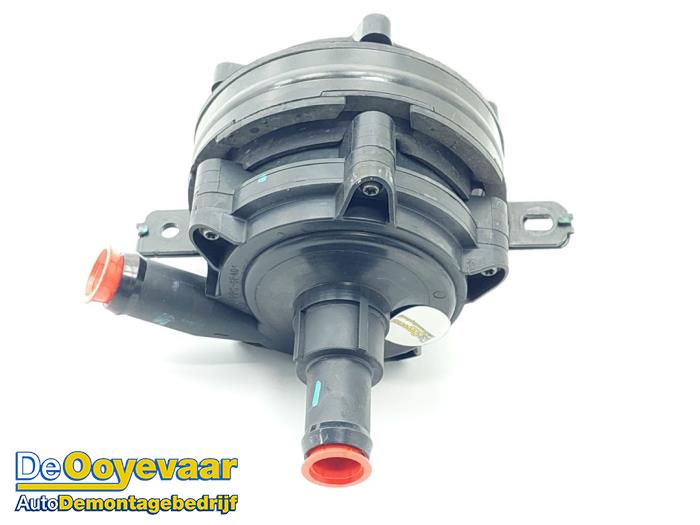 Begagnade Extra vattenpump Opel Ampera-e Ampera-e Pris € 39,99 Marginaltabell erbjuds av Autodemontagebedrijf De Ooyevaar