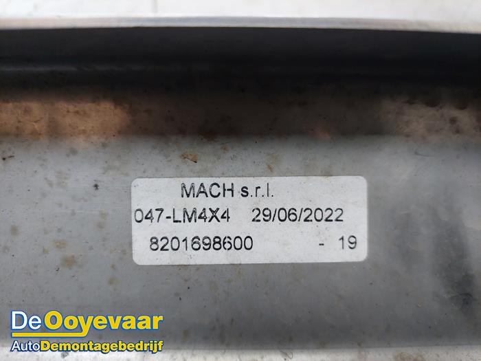 Frontbåge från en Dacia Duster (HS) 1.6 16V 4x4 2011