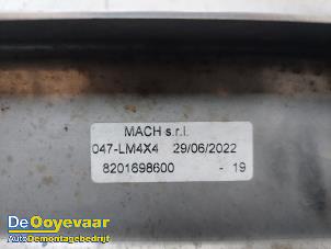 Frontbåge från en Dacia Duster (HS) 1.6 16V 4x4 2011