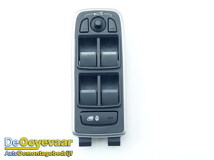 Usados Interruptor de ventanilla eléctrica Jaguar F-Pace 2.0 D 180 16V AWD Precio € 59,99 Norma de margen ofrecido por Autodemontagebedrijf De Ooyevaar