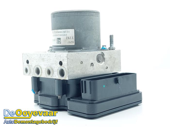 Begagnade ABS-pump Opel Ampera-e Ampera-e Pris € 199,99 Marginaltabell erbjuds av Autodemontagebedrijf De Ooyevaar