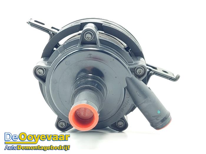 Begagnade Extra vattenpump Opel Ampera-e Ampera-e Pris € 39,99 Marginaltabell erbjuds av Autodemontagebedrijf De Ooyevaar