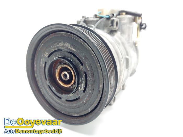 Usagé Compresseur de clim Jaguar XK 8 Convertible 4.2 XK-R V8 32V Prix € 69,99 Règlement à la marge proposé par Autodemontagebedrijf De Ooyevaar