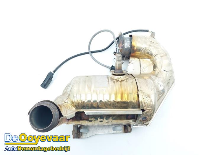 Używane Katalizator Renault Scénic IV (RFAJ) 1.3 TCE 160 16V Cena € 349,99 Procedura marży oferowane przez Autodemontagebedrijf De Ooyevaar