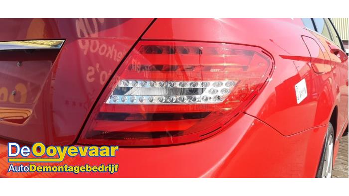 Tylne swiatlo pozycyjne prawe z Mercedes-Benz C (W204) 3.5 C-350 CGI V6 24V 4-Matic 2011