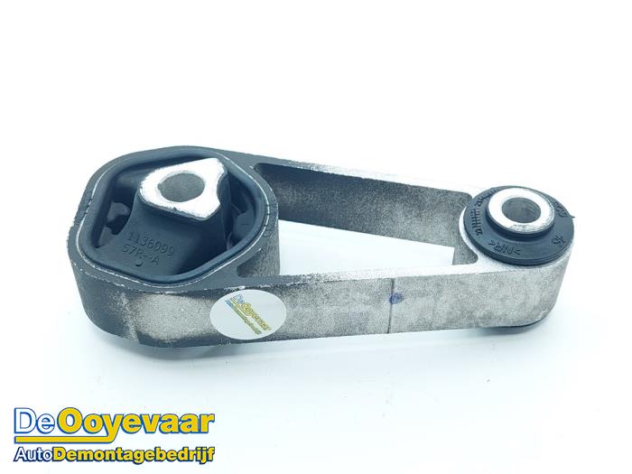Used Engine mount Dacia Spring 45 Price € 39,99 Margin scheme offered by Autodemontagebedrijf De Ooyevaar