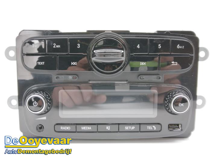Begagnade Radio Smart Forfour (453) 1.0 12V Pris € 99,99 Marginaltabell erbjuds av Autodemontagebedrijf De Ooyevaar