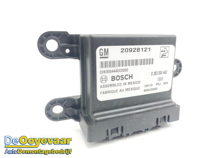 Begagnade PDC-modul Opel Ampera 1.4 16V Pris € 9,99 Marginaltabell erbjuds av Autodemontagebedrijf De Ooyevaar