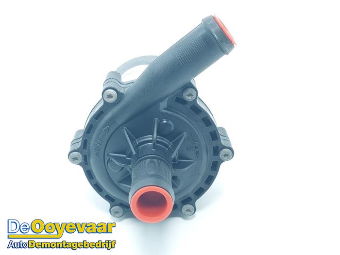 Begagnade Extra vattenpump Tesla Model S 75D Pris € 59,99 Marginaltabell erbjuds av Autodemontagebedrijf De Ooyevaar