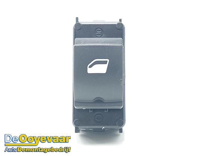 Usados Interruptor de ventanilla eléctrica Peugeot 208 I (CA/CC/CK/CL) 1.2 Vti 12V PureTech 82 Precio € 9,99 Norma de margen ofrecido por Autodemontagebedrijf De Ooyevaar