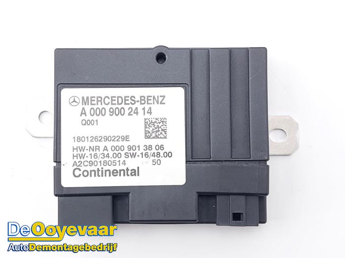 Usagé Module pompe carburant Mercedes GLC Coupé AMG (C253) 4.0 63 S AMG 4.0 V8 32V Turbo 4-Matic+ Prix € 29,99 Règlement à la marge proposé par Autodemontagebedrijf De Ooyevaar