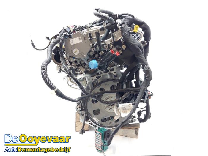 Engine from a Opel Insignia Sports Tourer 1.5 Turbo 16V 165 2018
