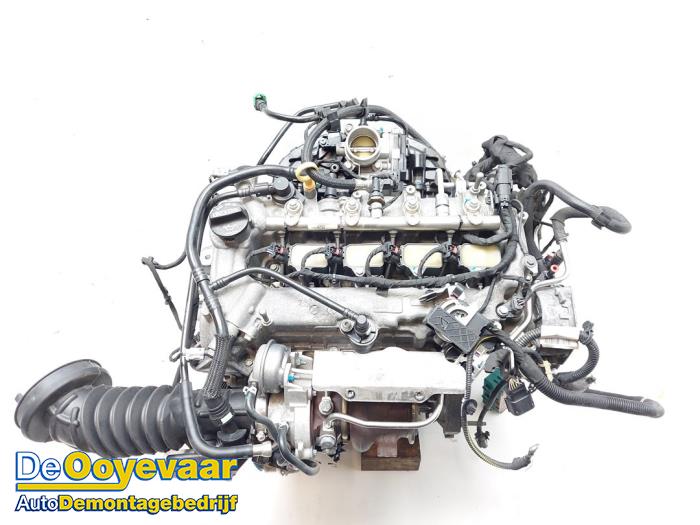 Engine from a Opel Insignia Sports Tourer 1.5 Turbo 16V 165 2018