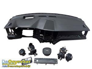 Begagnade Airbag set + instrumentbräda Volvo XC60 II (UZ) 2.0 T8 16V Recharge, Twin Engine AWD Pris € 1.749,99 Marginaltabell erbjuds av Autodemontagebedrijf De Ooyevaar