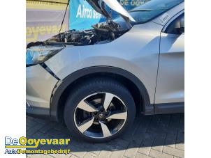 Używane Ekran lewy przód Nissan Qashqai (J11) 1.2 DIG-T 16V Cena € 199,99 Procedura marży oferowane przez Autodemontagebedrijf De Ooyevaar