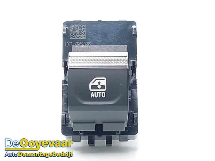 Usados Interruptor de ventanilla eléctrica Renault Megane E-Tech (RCB) 40 kWh Precio € 19,99 Norma de margen ofrecido por Autodemontagebedrijf De Ooyevaar