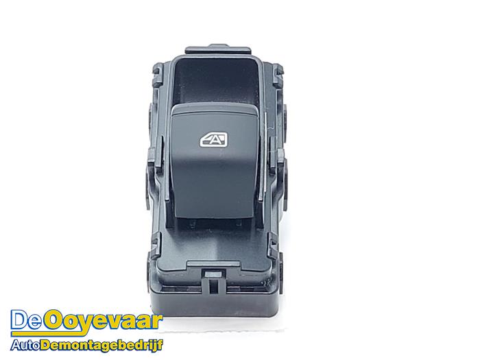 Usados Interruptor de ventanilla eléctrica BYD Atto 3 60 kWh Precio € 19,99 Norma de margen ofrecido por Autodemontagebedrijf De Ooyevaar