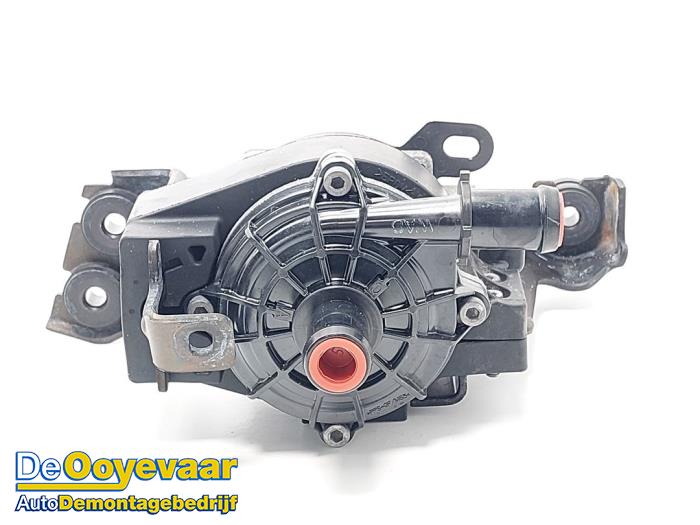 Begagnade Extra vattenpump Renault Megane E-Tech (RCB) 40 kWh Pris € 99,99 Marginaltabell erbjuds av Autodemontagebedrijf De Ooyevaar