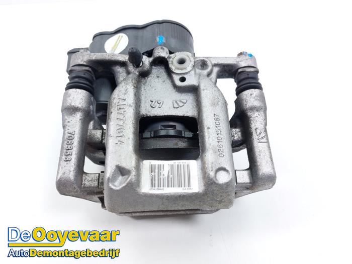 Begagnade Bakre bromsok, vänster Peugeot 408 1.6 16V HYbrid 225 Pris € 29,99 Marginaltabell erbjuds av Autodemontagebedrijf De Ooyevaar