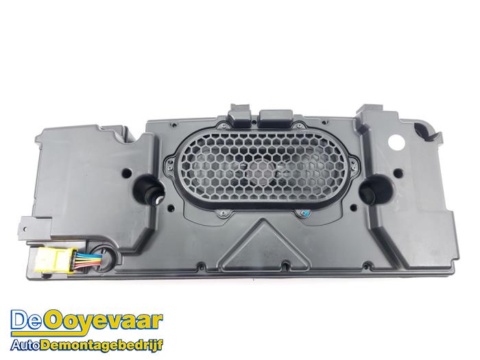 Używane Subwoofer Peugeot 408 1.6 16V HYbrid 225 Cena € 125,00 Procedura marży oferowane przez Autodemontagebedrijf De Ooyevaar