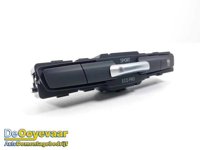 Usados Interruptor ESP BMW 2 serie Active Tourer (F45) 216i 1.5 TwinPower Turbo 12V Precio € 29,99 Norma de margen ofrecido por Autodemontagebedrijf De Ooyevaar