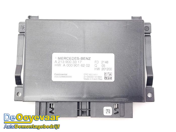 Used Automatic gearbox computer Mercedes B (W247) 2.0 B-200d Price € 49,99 Margin scheme offered by Autodemontagebedrijf De Ooyevaar