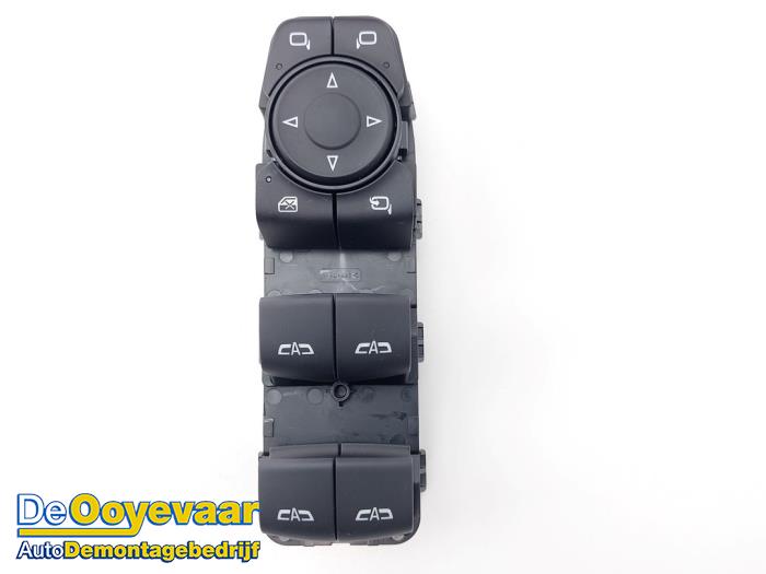 Usados Interruptor de ventanilla eléctrica Opel Insignia Grand Sport 1.5 CDTI 12V Precio € 49,99 Norma de margen ofrecido por Autodemontagebedrijf De Ooyevaar