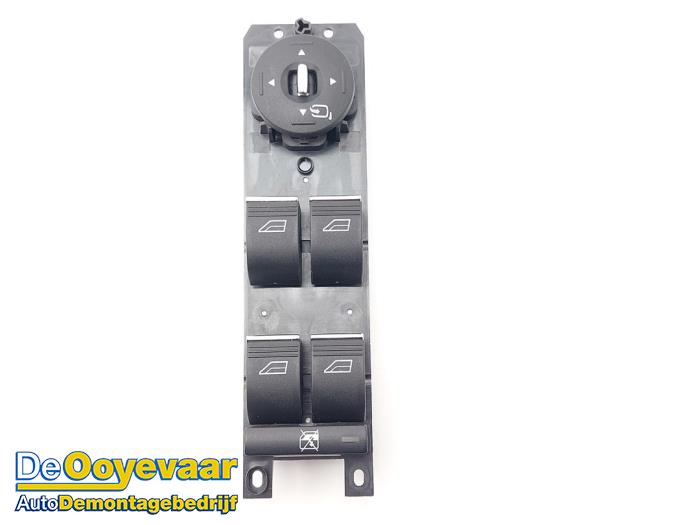 Usados Interruptor de ventanilla eléctrica Ford B-Max (JK8) 1.0 EcoBoost 12V 125 Van Precio € 9,99 Norma de margen ofrecido por Autodemontagebedrijf De Ooyevaar