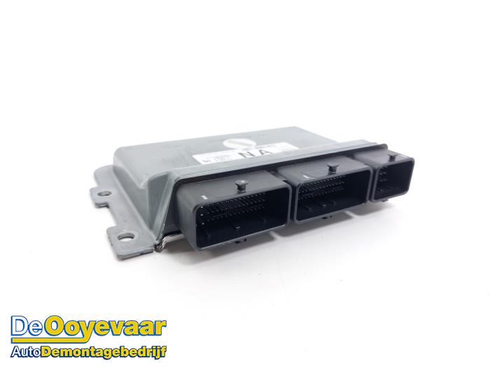 Used Engine management computer Renault Clio IV Estate/Grandtour (7R) 0.9 Energy TCE 90 12V Price € 119,99 Margin scheme offered by Autodemontagebedrijf De Ooyevaar