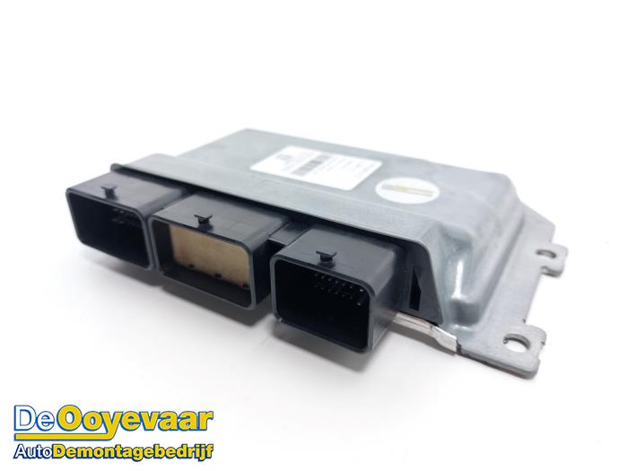 Used Engine management computer Renault Zoé (AG) R135 Price € 99,99 Margin scheme offered by Autodemontagebedrijf De Ooyevaar