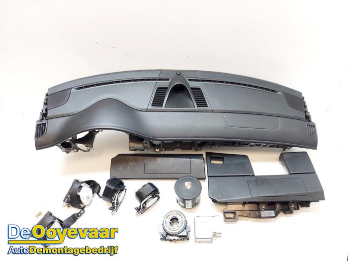 Begagnade Airbag set + instrumentbräda Porsche Panamera (970) 3.0 V6 24V S E-Hybrid Pris € 399,99 Marginaltabell erbjuds av Autodemontagebedrijf De Ooyevaar
