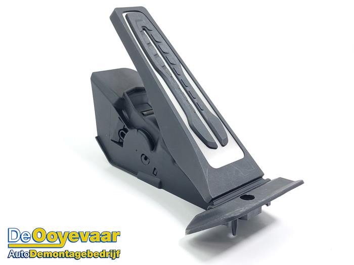 Begagnade Gaspedal BMW 2 serie Gran Coupe (F44) 218i 1.5 TwinPower Turbo 12V Pris € 29,99 Marginaltabell erbjuds av Autodemontagebedrijf De Ooyevaar