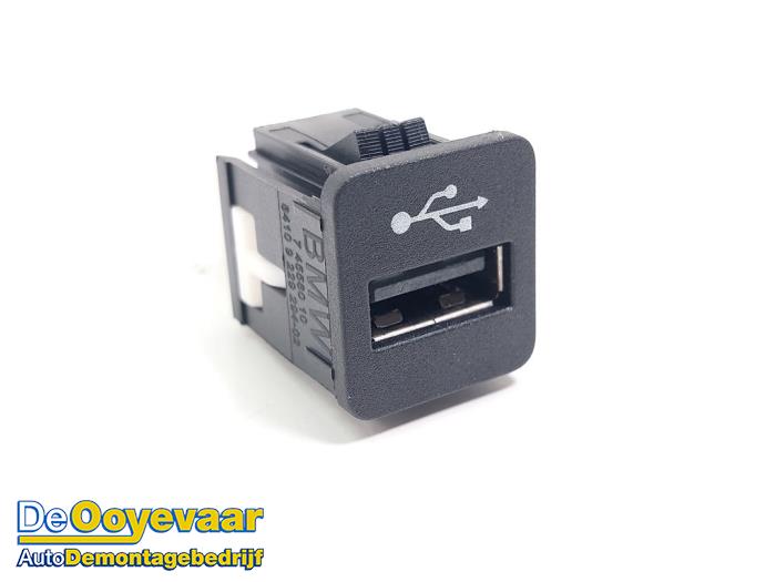 USB socket connector
