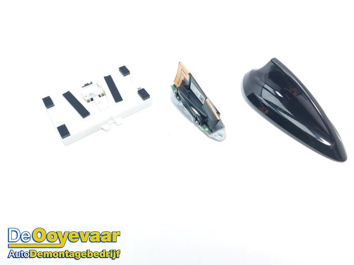 Używane Antena BMW 2 serie Gran Coupe (F44) 218i 1.5 TwinPower Turbo 12V Cena € 175,00 Procedura marży oferowane przez Autodemontagebedrijf De Ooyevaar