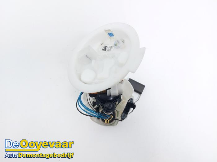 Usagé Pompe à carburant BMW 2 serie Gran Coupe (F44) 218i 1.5 TwinPower Turbo 12V Prix € 75,00 Règlement à la marge proposé par Autodemontagebedrijf De Ooyevaar