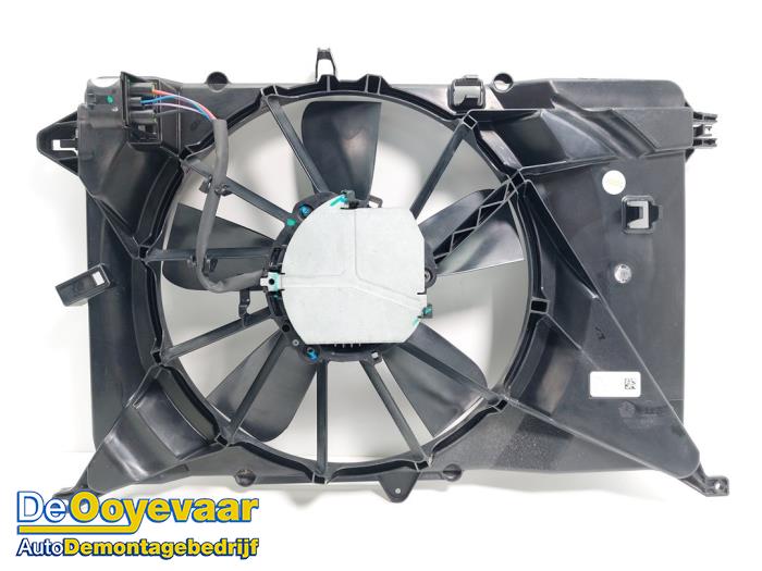Używane Wentylator Jeep Compass II (MP) 1.4 Multi Air2 16V Cena € 169,99 Procedura marży oferowane przez Autodemontagebedrijf De Ooyevaar