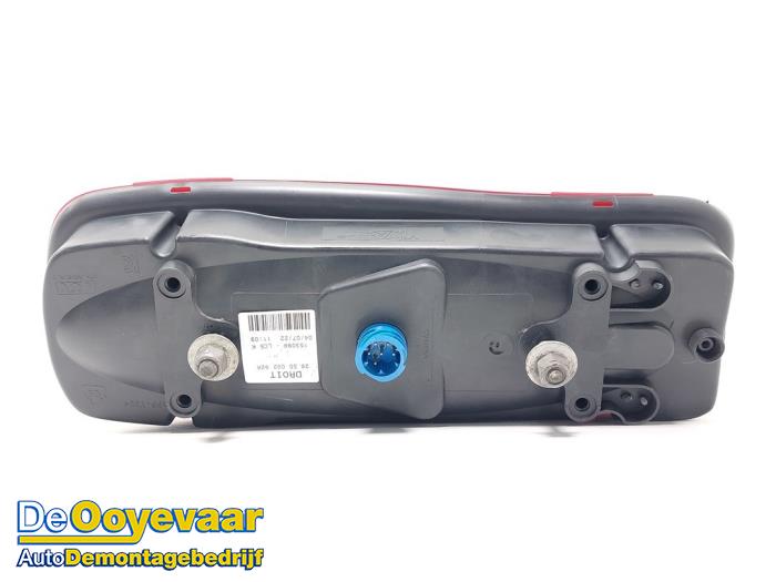 Baklykta, höger från en Renault Master III (ML) 2.3 dCi 145 16V 2023