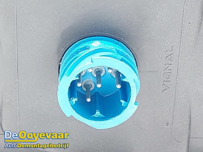 Baklykta, höger från en Renault Master III (ML) 2.3 dCi 145 16V 2023